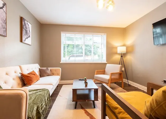 Andesine - 3 Bedroom House With Parking