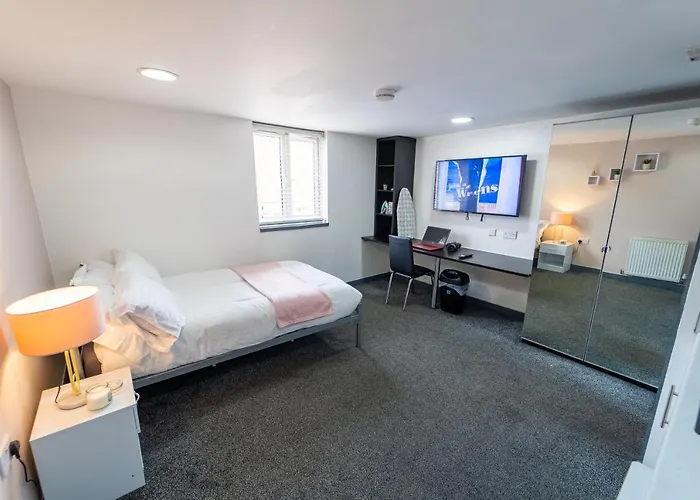 Lovely 1-Bed Studio In Birmingham