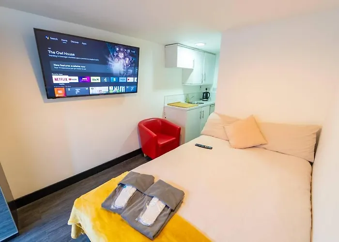 Stunning 1-Bed Studio In Birmingham Available