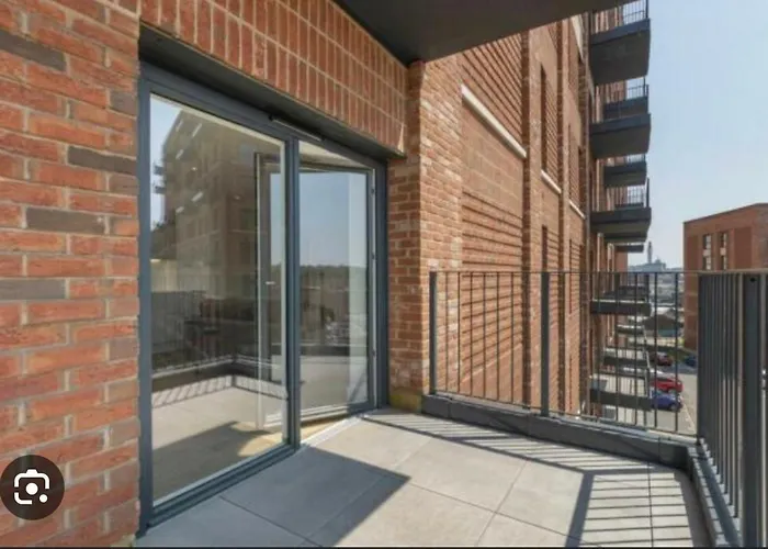 Double Room With Its Own Bathroom In A Shared 2 Bedroom Flat For Rent In Bham
