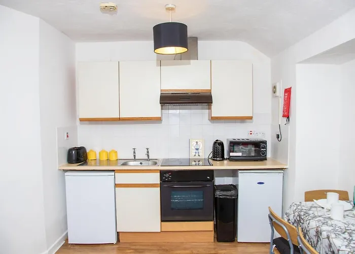Fantastic Semi - Detached 4 Bedroom House