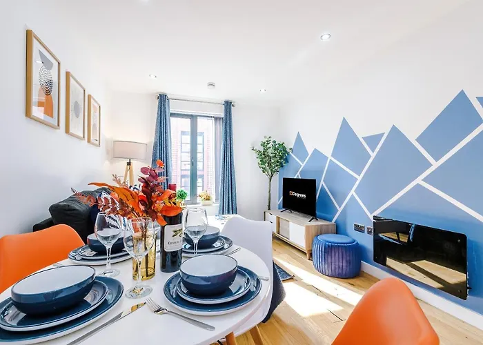 Stunning City Centre Apartment By 53 Degrees Property In Birmingham, Ideal For Small Groups!