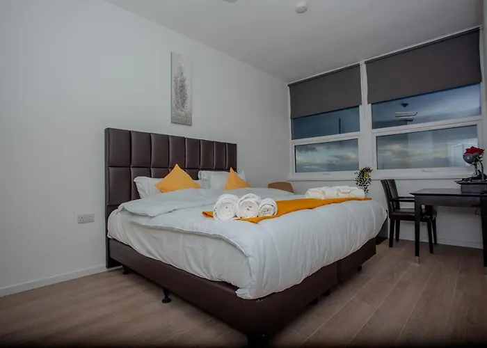 One Bedroom Apartment Serviced Apartment Smethwick Flat 319