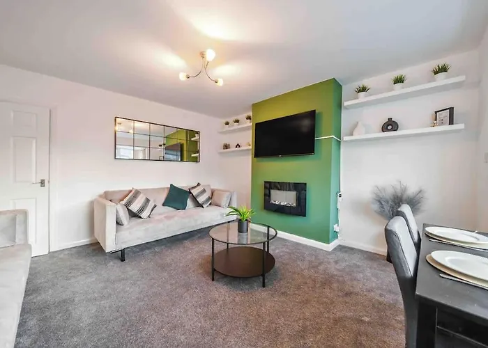 Beautiful Birmingham 4 Bed Home - Weekly & Monthly Bookings
