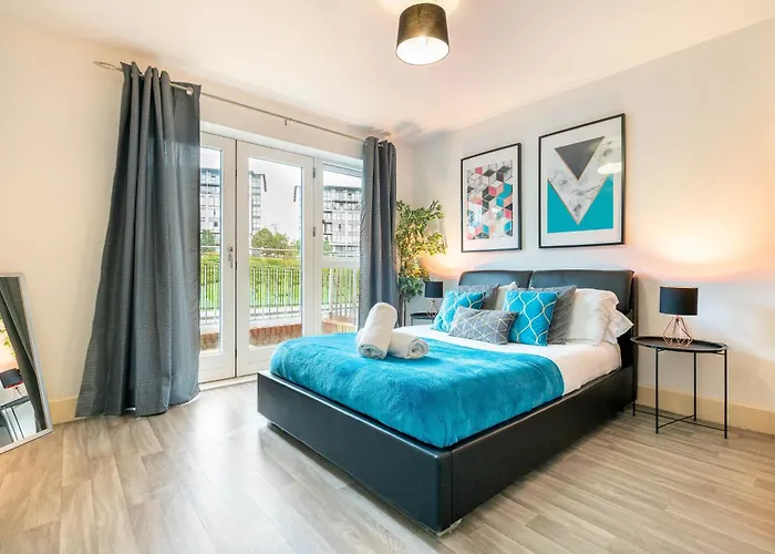City Centre Apartment - Balcony - Netflix - Park Facing 38Akw
