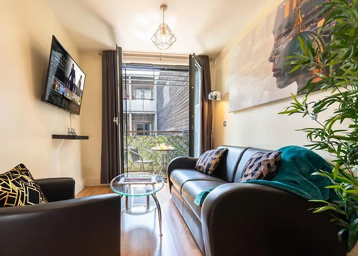 City Centre Apartment - China Town - Balcony - Secure Parking - Arcadian - 16Arc