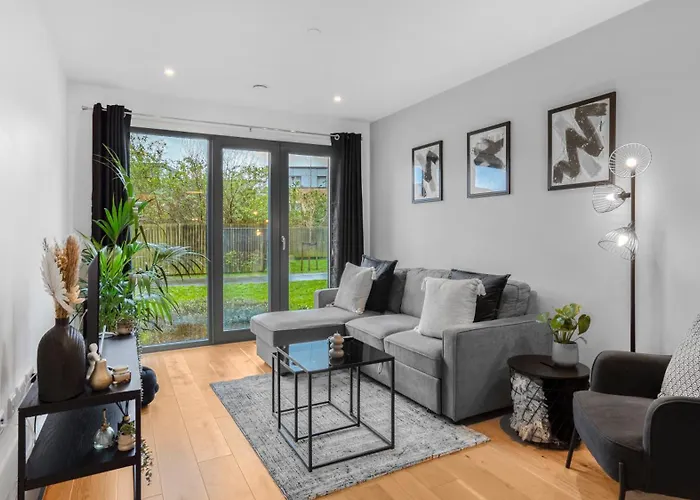 Axium Escape- 2 Bed Apartment, Birmingham City Centre
