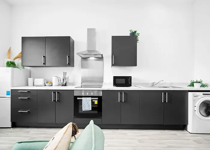 New Apartment - Brierley Hill - Parking - Wifi - Netflix - Top Rated - Excellent Value - 309O