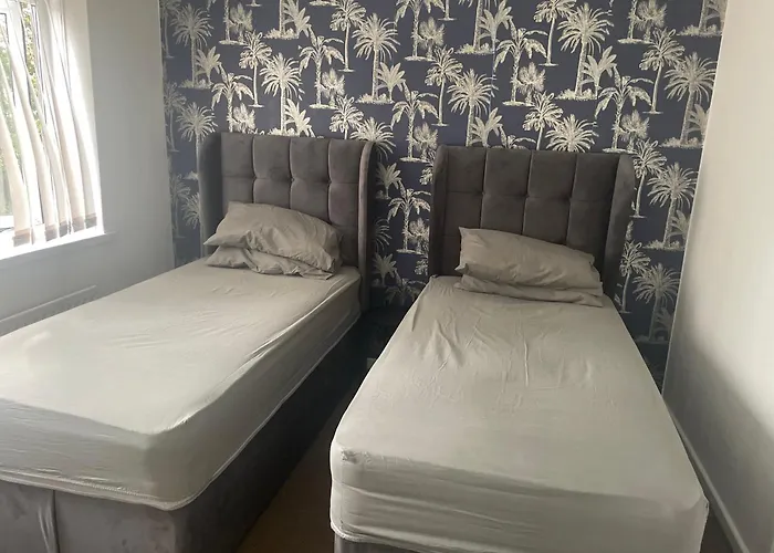 4 Bed Comfy House In Birmingham