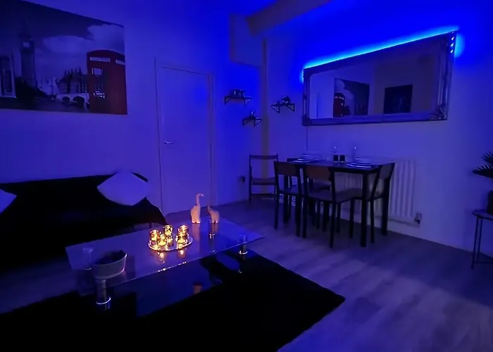 Birmingham City Centre One Bedroom Apartment - Free Parking, Free & Fast Wifi, 24Hr Check-In, Nearby O2 Academy, The Mailbox & Broad Street