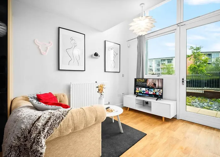 Birmingham City Centre - Terrace - King-Size Bed - Wifi - Netflix - Top Rated - 42M