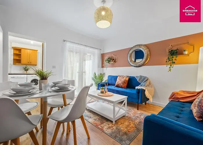 Insurance Stays - Relocations - Contractors - Accessible Ground Floor Bed And Bathroom-4 Bedroom Hall Green House With 7 Separate Beds And Drive