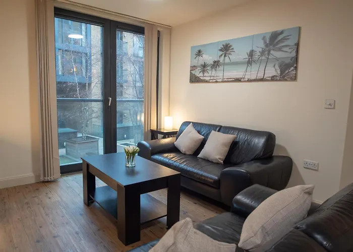 Discover Comfort And Style - Your Elegant Stay Offers A 2-Bedroom Haven With Free Secure Parking And Coffee!