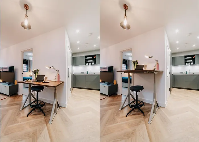 Stylish Grade II Listed City Pad, City Centre, Fast Wifi, Contractors, Families