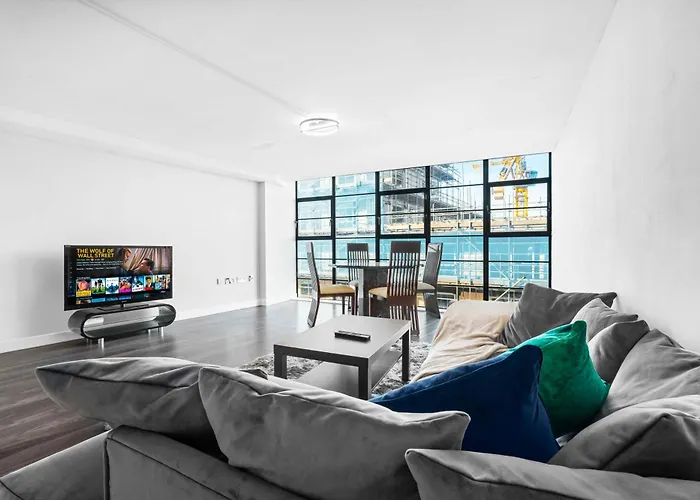 Luxury 2 Bedroom Apartment