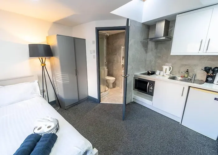 Captivating 1-Bed Studio In Birmingham