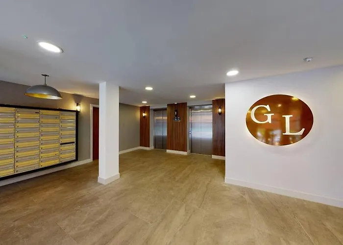 Central Balcony - 1 Bed Entire Apartment