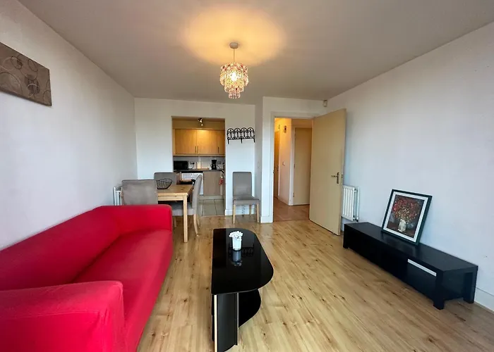Ensuite Double Bedroom In Shared Apartment