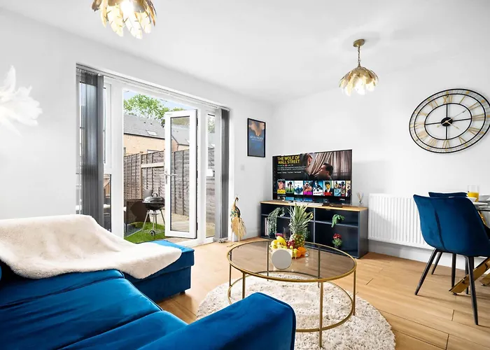 Luxury 4 Bed House With En-Suite, Games Room, Bbq, On-Site Parking By Azura Nights