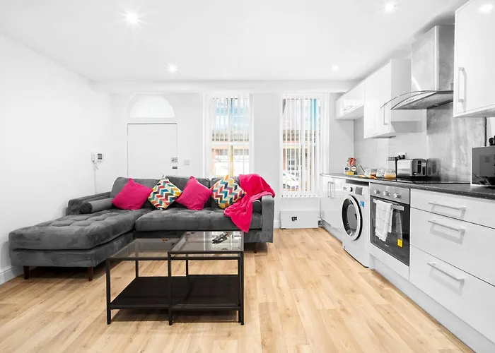 Two Bedroom Apartment- One Choice Stays- Jq