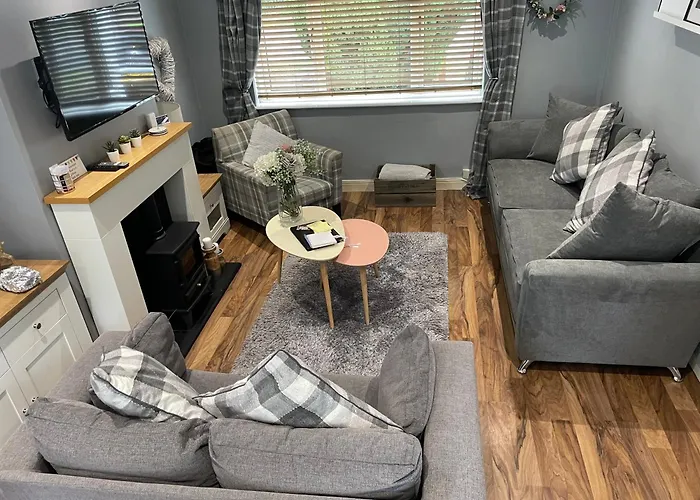 Large Home, Close To Bhx, Nec, Jlr, 4 Double Beds!