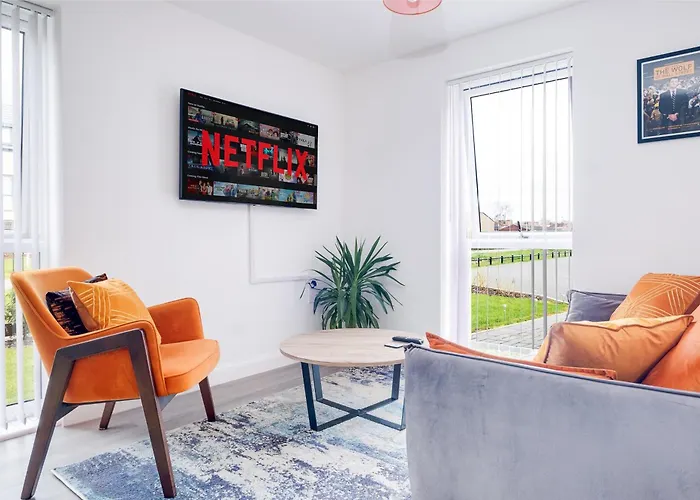 Birmingham City Centre Stylish 2 Bed House ☆ Free Parking → With 55 Inch Smart Tv, Free Netflix & Wifi ✘ Comfy Seating Area - By O2 Academy, Bullring, Newstreet, Chinatown, Cube & Mailbox