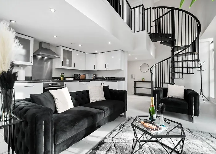 Duplex Penthouse Apartment - Birmingham City Centre - Secure Parking - Terrace - Top Rated - 1401M