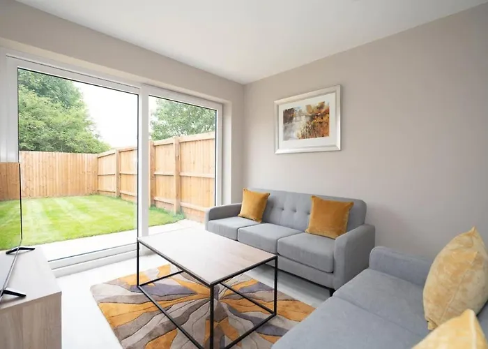 Cosy 3 Bedroom Home In Birmingham With Garden