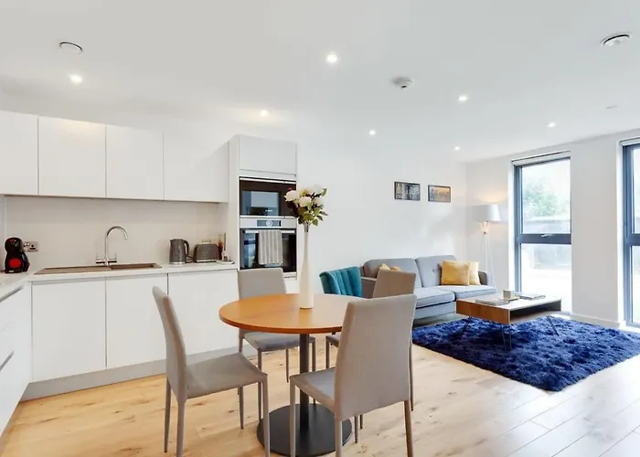 Modern And Stylish 1Bed Flat Centrally Located