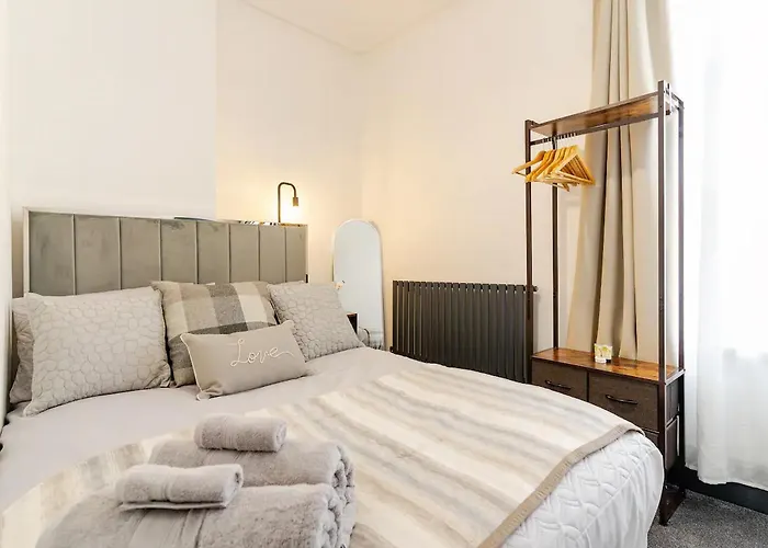 Stylish 2 Bedroom Ensuite Flat In Birmingham