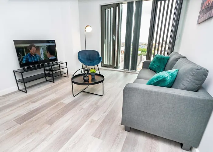 Fantastic Central Birmingham 2 Bed Apartment