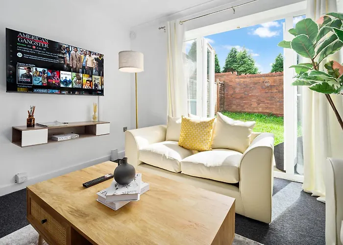 2 Bedroom House - Garden & Parking 2Gm - Wifi