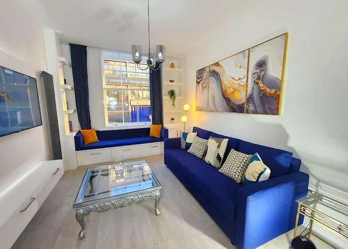 Diamond Place -Luxury 2-Bedroom Flat, Parking, Wifi, Netflix, Central Location