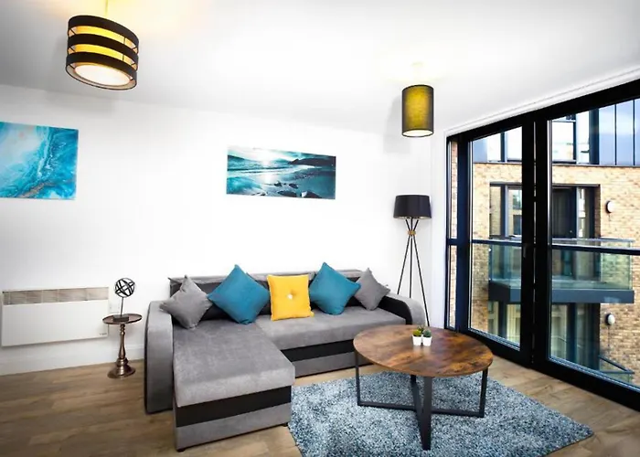 Birmingham City Centre-Chinatown-Business-Leisure
