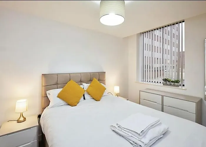Modern 2-Bedroom Kingsize Apartment City Centre