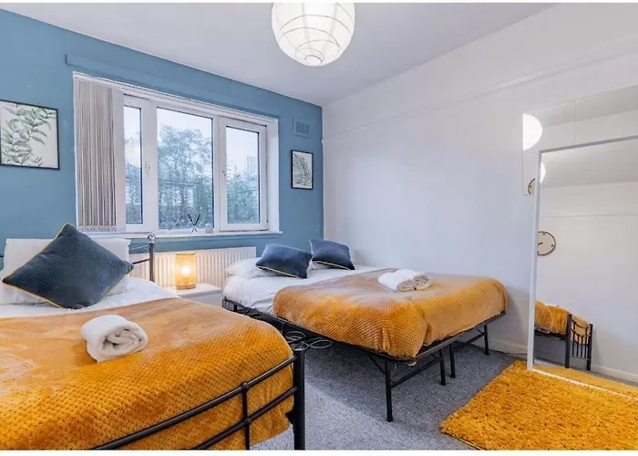 Central Stylish Flat 40 Percent Off Monthly Stays Parking