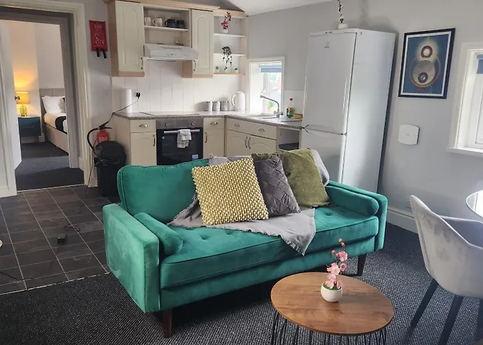 Cottage Style 2 Bedroom Apt In City, Near Utilita Arena & Free Parking