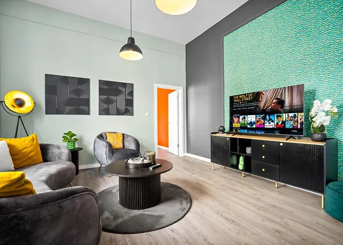 Luxury Apartment - Secure Parking - Gated Development - Near Jq & Birmingham City Centre - 1Sh