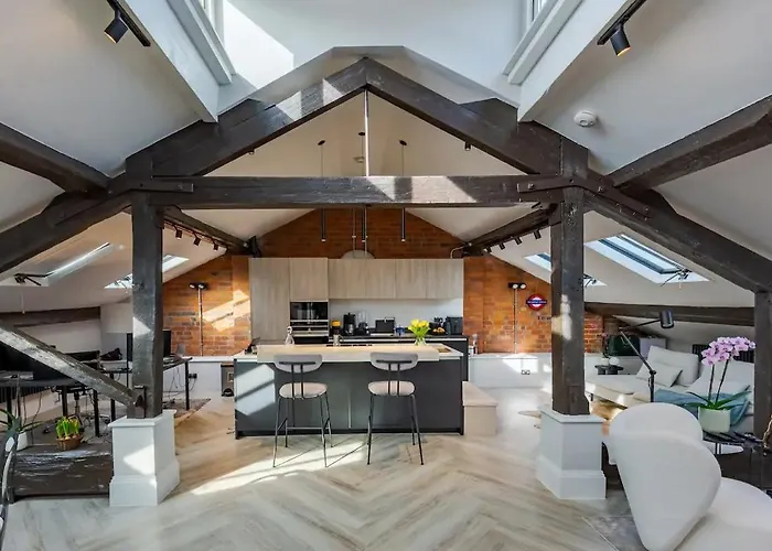 Pass The Keys Exquisite Penthouse Loft Jewellery Q Wparking
