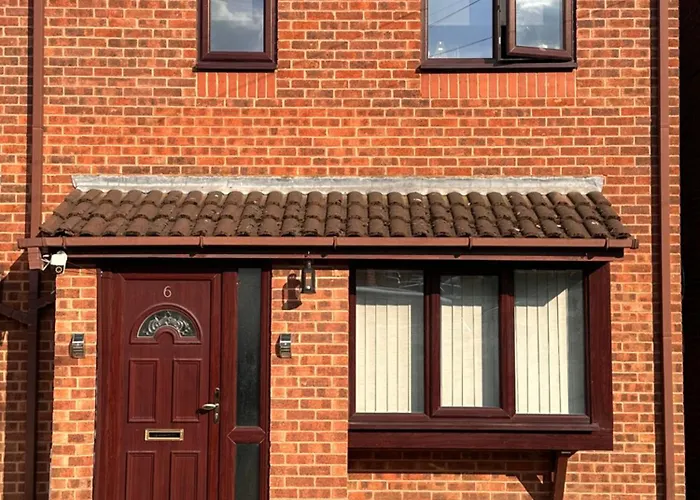 Four Bedrooms And Two Bathrooms Up To Nine People