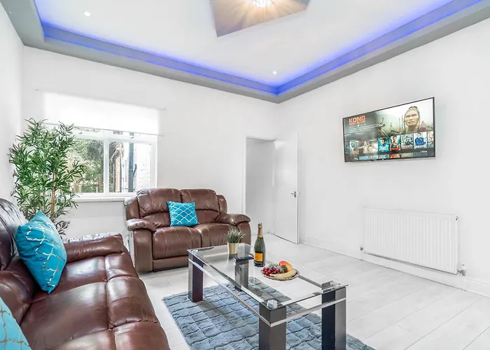 Five Bedroom Townhouse - Near City Centre - Edgbaston - On Street Parking - Wifi - Netflix - 974P