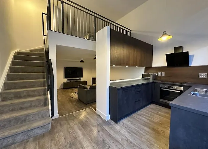 Luxurious 1-Bedroom With Parking