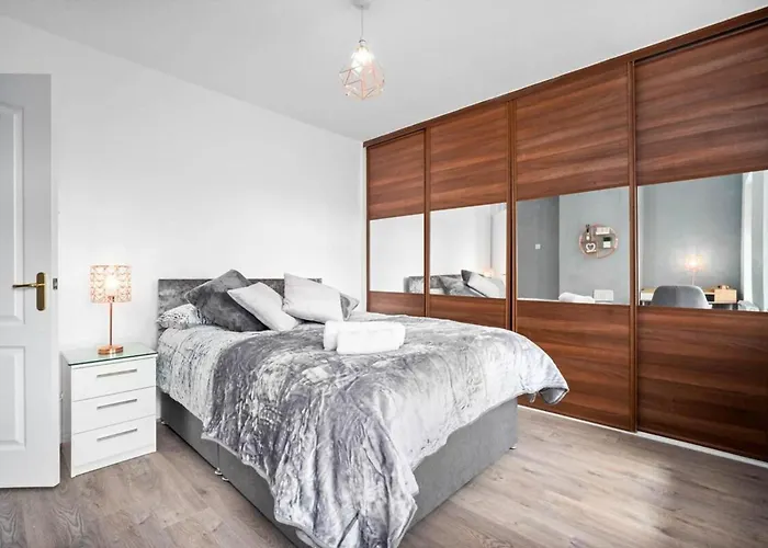 Birmingham Blissful Retreat - 3 Bed House