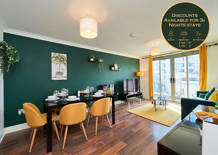 Emerald Suite - Two Story Duplex Apartment - Balcony - Contractors - Family - City Centre - Broadway Plaza - Five Ways - Sleeps 6