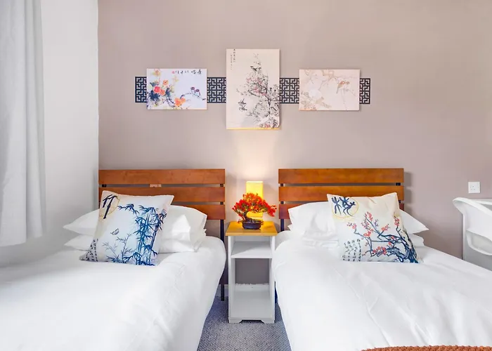 Chinese Suite - Sleeps/8 + Free Parking + Games + Netflix- Coffee Machine 家庭
