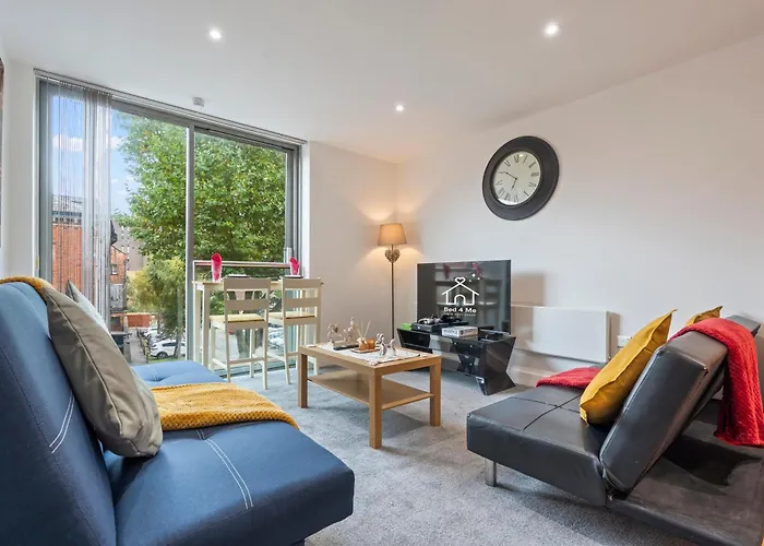 Heart Of City Centre Luxury Apartment With Secure Underground Parking