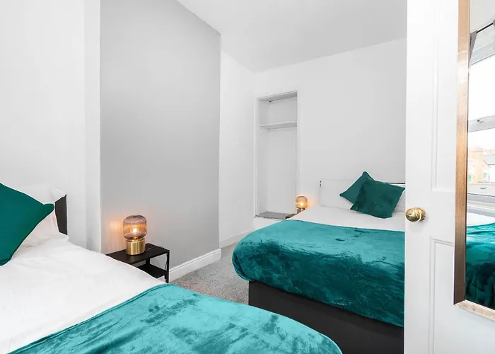 Family Contractors 2 Bed House Free Parking Sleeeps 6
