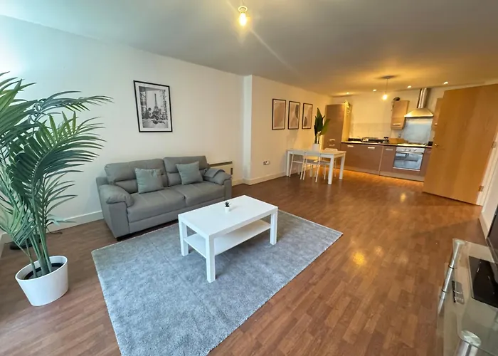 Central Birmingham City Centre Modern One Bedroom Apartment Free Gated Parking
