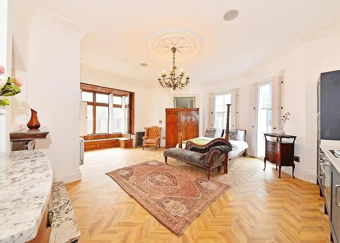 Superb Studio Flat 5 Minutes From City Centre