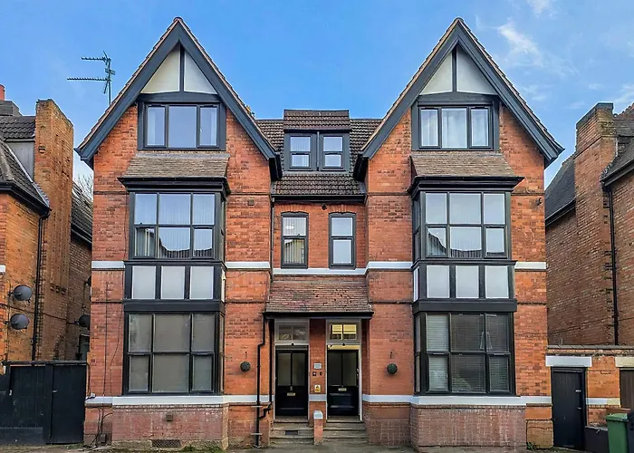 Amethyst Delightful Suite In Moseley Mews, Birmingham By Staystaycations